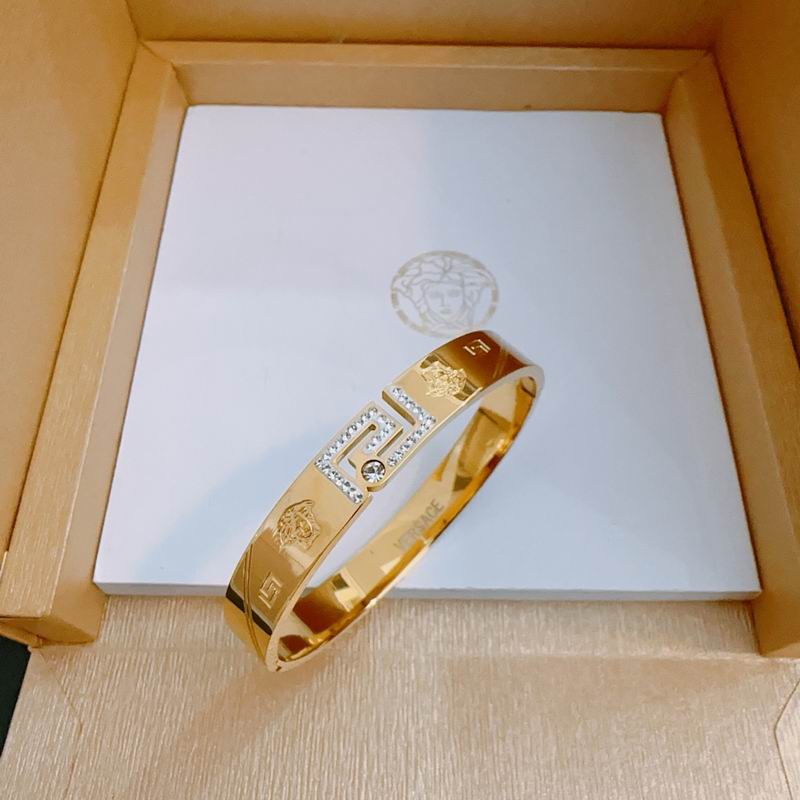 Versace bracelet 06lyx109